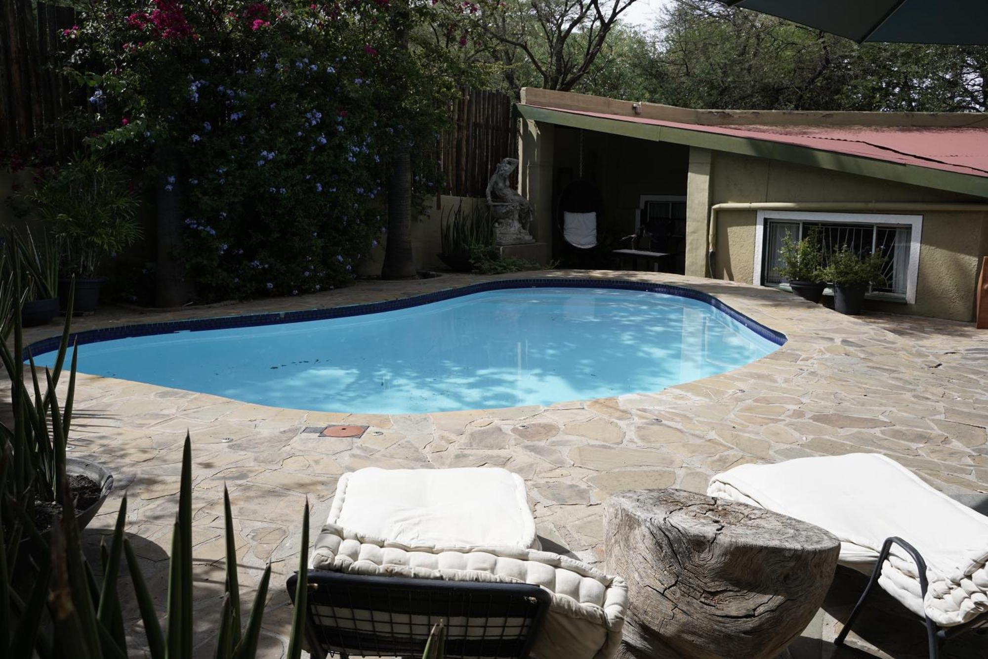 Alluring Self Catering 2 Bedroom Villa At Bokmakierie Villas Windhoek Exterior foto